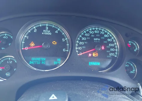 2010 GMC Yukon Denali z USA, uszkodzony, nr VIN 1GKUKEEF8AR100600